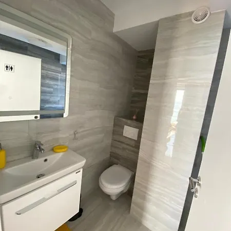 View Luxury Mamaia